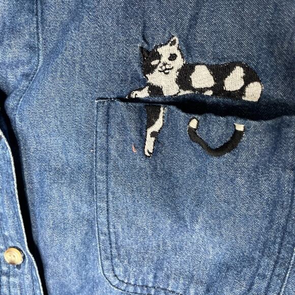 Vintage Embroidered Denim Shirt with Cat Design size medium - Picture 2 of 5